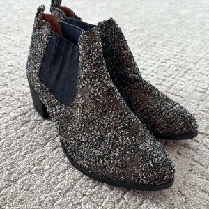 Schuler & Sons booties